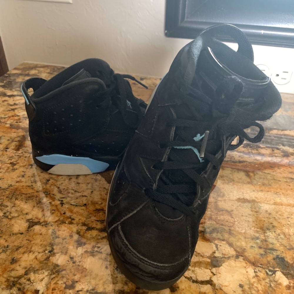 Jordan 6 retro shoes size 2youth